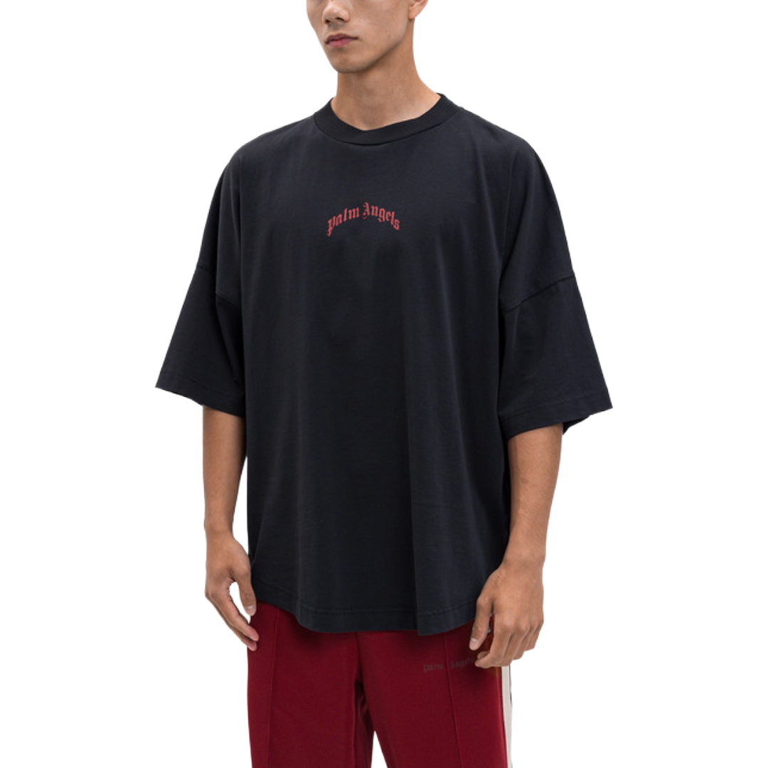 CURVED LOGO TEE BLACK/RED