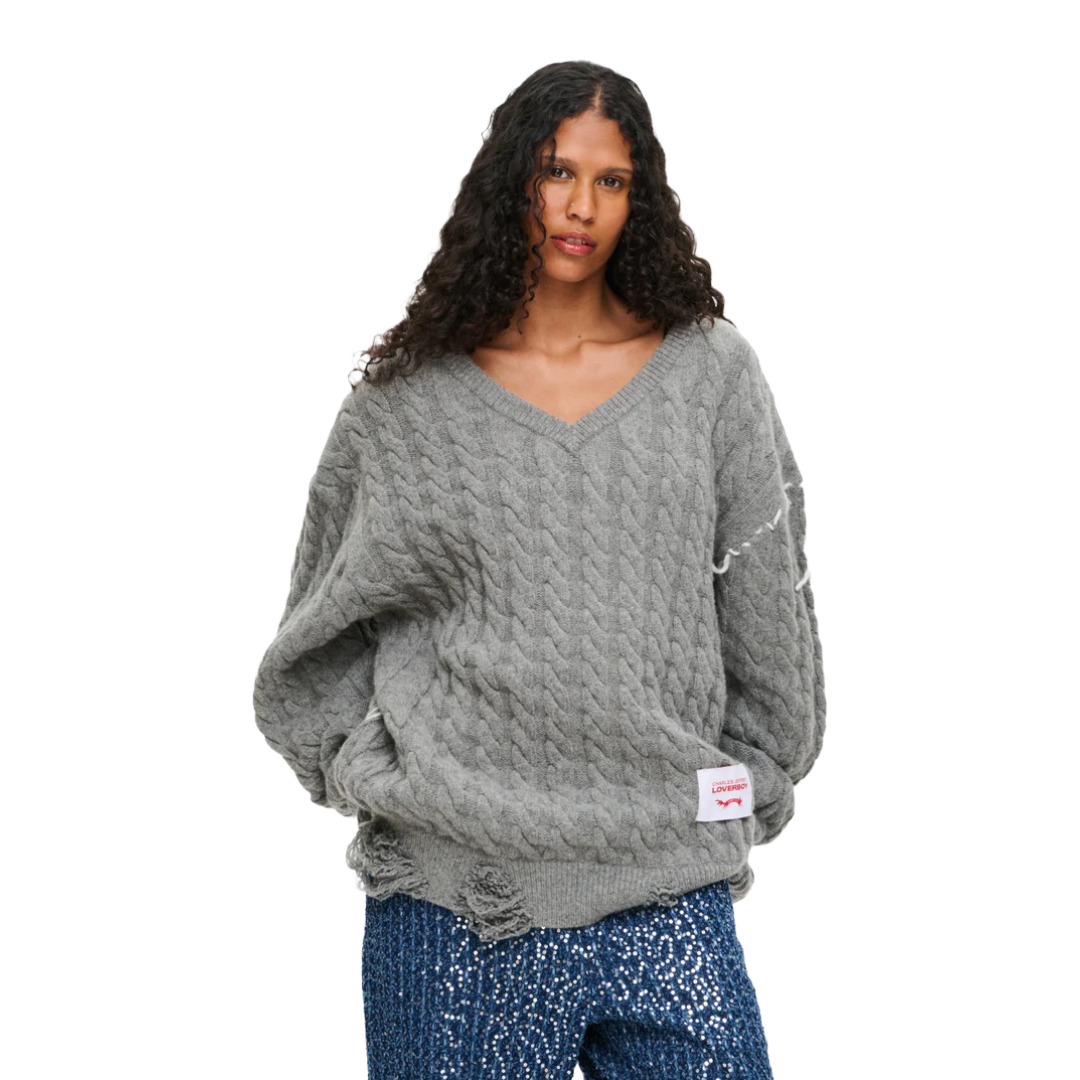 LABEL CABLE KNITTED JUMPER IN GREY