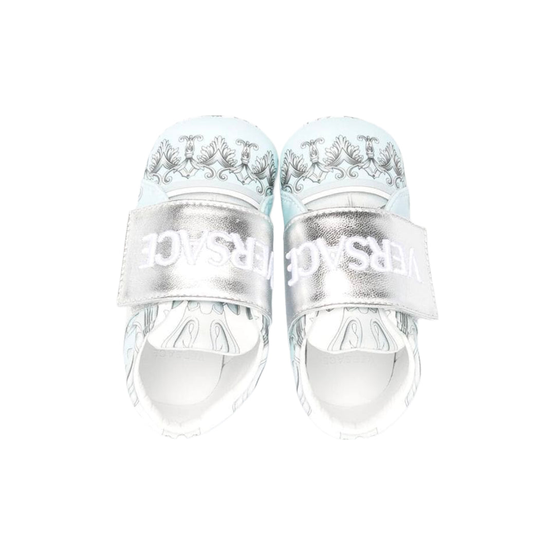 KIDS VERSACE NEWBORN EMBROIDERED LOGO SNEAKER BABY BLUE/SILVER