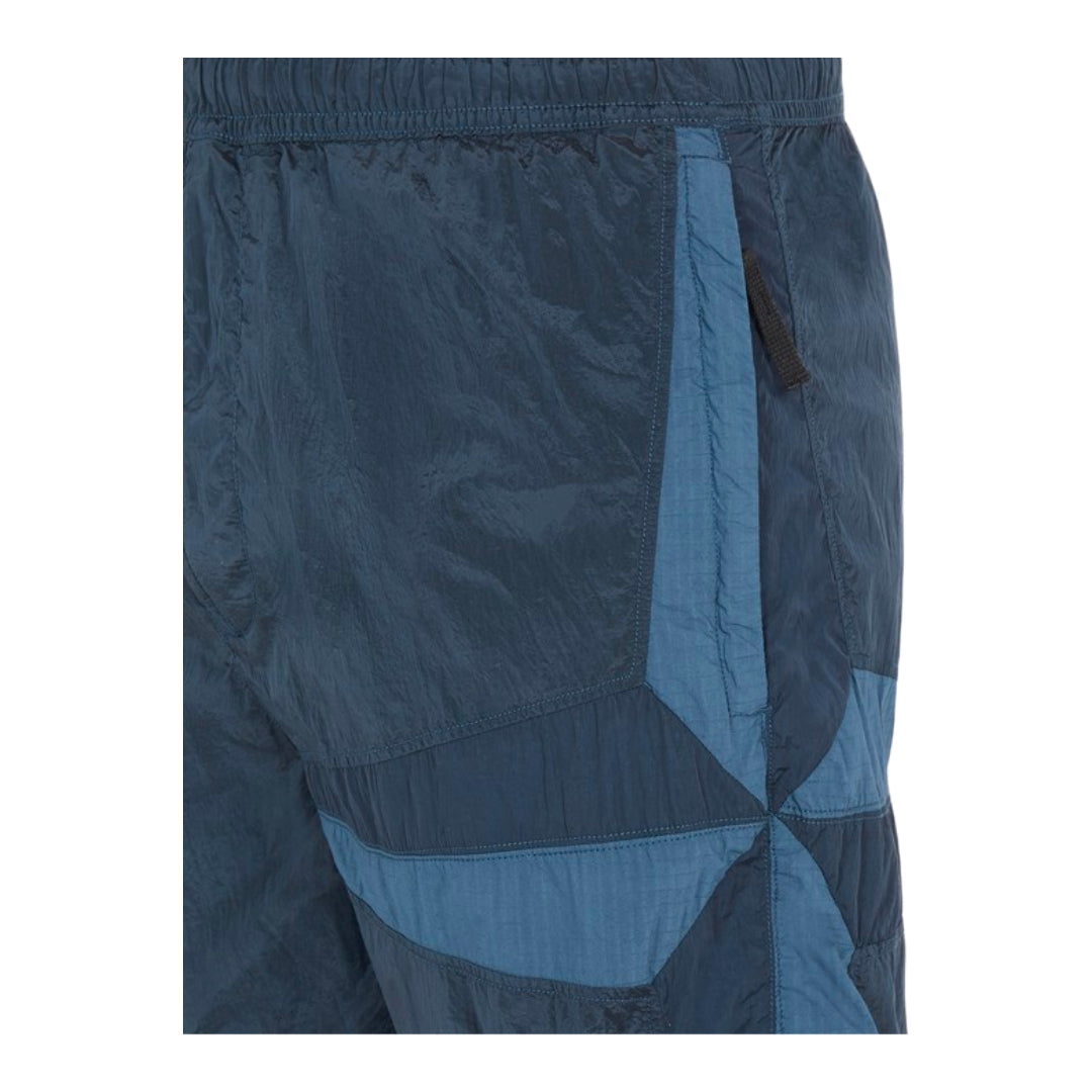 STONE ISLAND NYLON METAL IN ECONYL® REGENERATED NYLON_ STAR INLAY_ GARMENT DYED SHORT OVIO BLUE