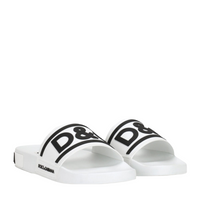 BLACK RUBBER SLIDES WITH A PATCH